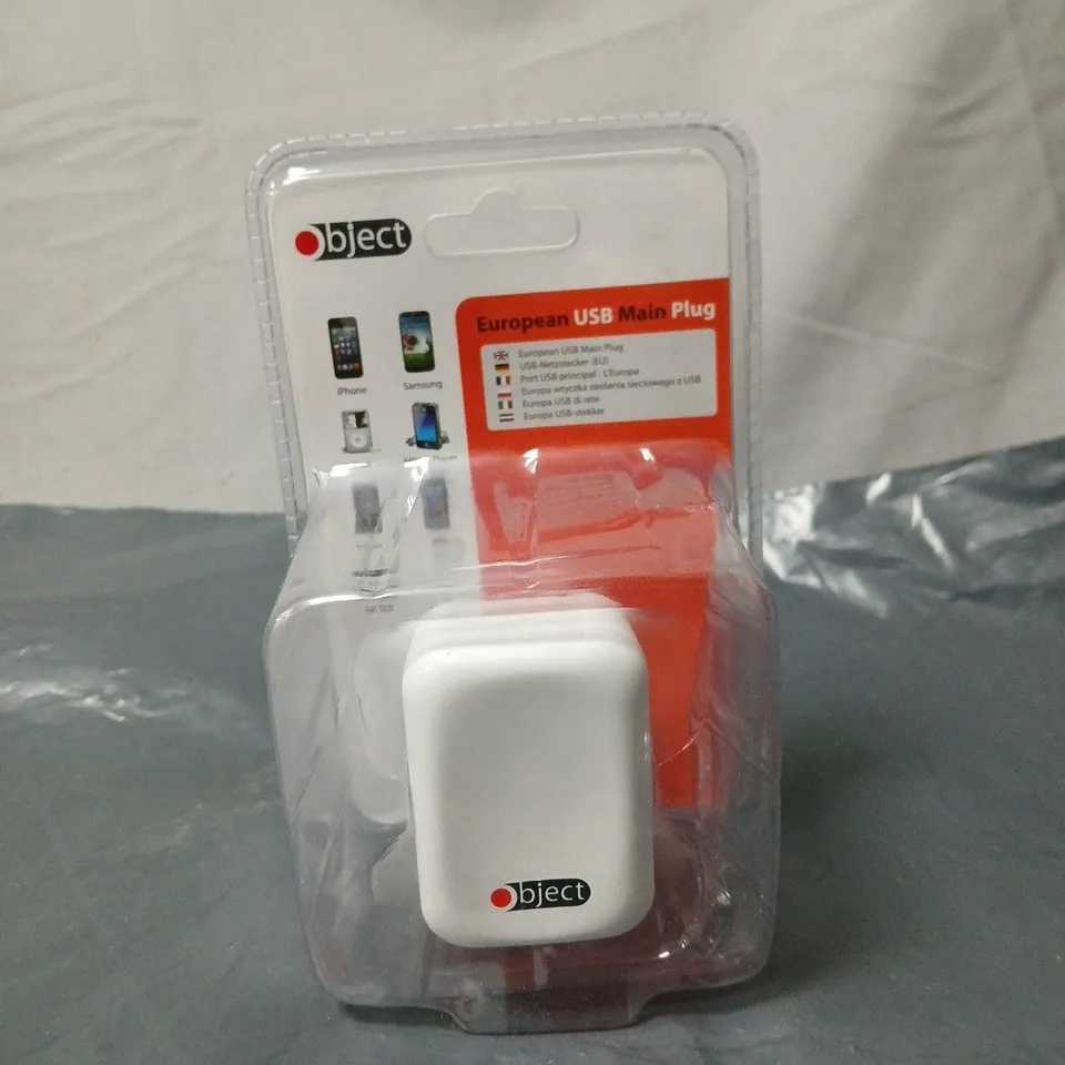 LARGE QUANTITY OF OBJECT EUROPEAN USB MAIN PLUG ADAPTERS 