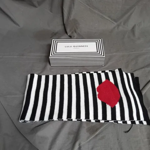 BOXED LULU GUINESS STRIPE LIP BLOT KNITTED SCARF IN BLACK/CHALK