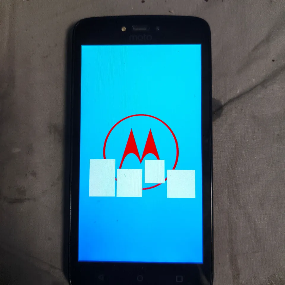 MOTOROLA MOTO C MOBILE PHONE IN RED