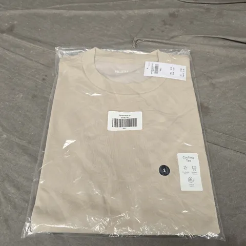 BAGGED HOLLISTER COOLING TEE - SIZE SMALL