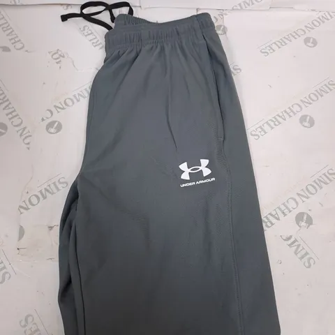 UNDER ARMOUR GRAPHIC TRACKSUIT BOTTOMS SIZE M