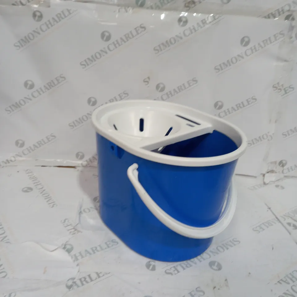 MOP BUCKET - BLUE/WHITE 