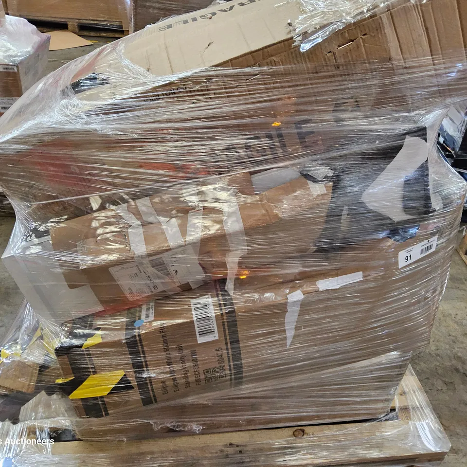 PALLET OF APPROXIMATELY 5 UNPROCESSED RAW RETURN HOUSEHOLD AND ELECTRICAL GOODS TO INCLUDE;