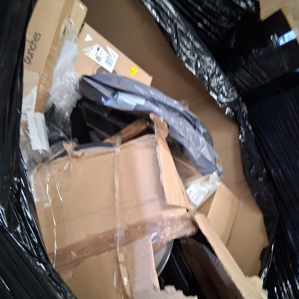 PALLET CONSISTING OF A LARGE QUANTITY OF ASSORTED HOUSEHOLD AND ELECTRICAL PRODUCTS AND ACCESSORIES TO INCLUDE;