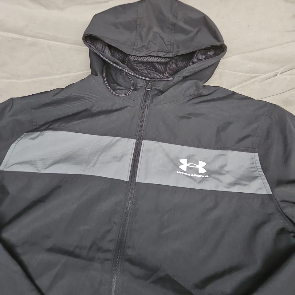 UNDER ARMOUR HOODED JACKET – SIZE M