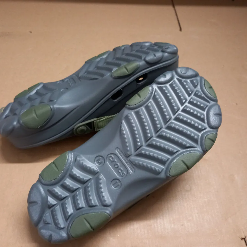 CROCS CLASSICS ALL TERRAIN CLOGS - GREY