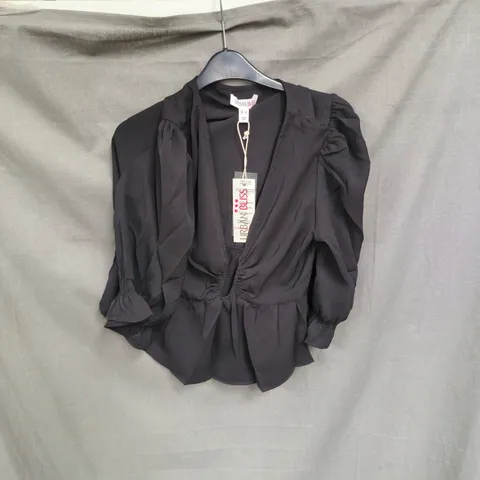 BOX OF APPROXIMATELY 60 URBAN BLISS WOMEN'S BLACK BLOUSE WITH RUCHED WAIST AND PUFF SLEEVES - SIZE 14 