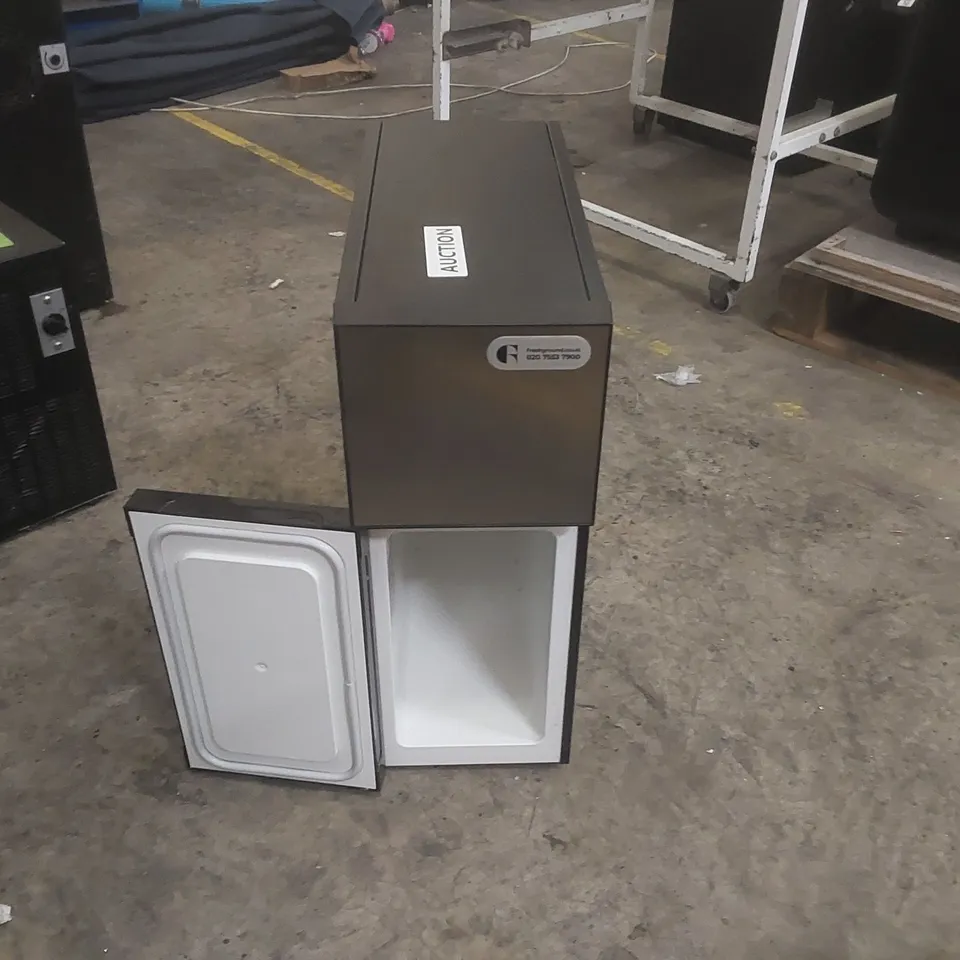 VITRIFRIGO COMMERCIAL MILK CHILLER FOR COFFEE MACHINE