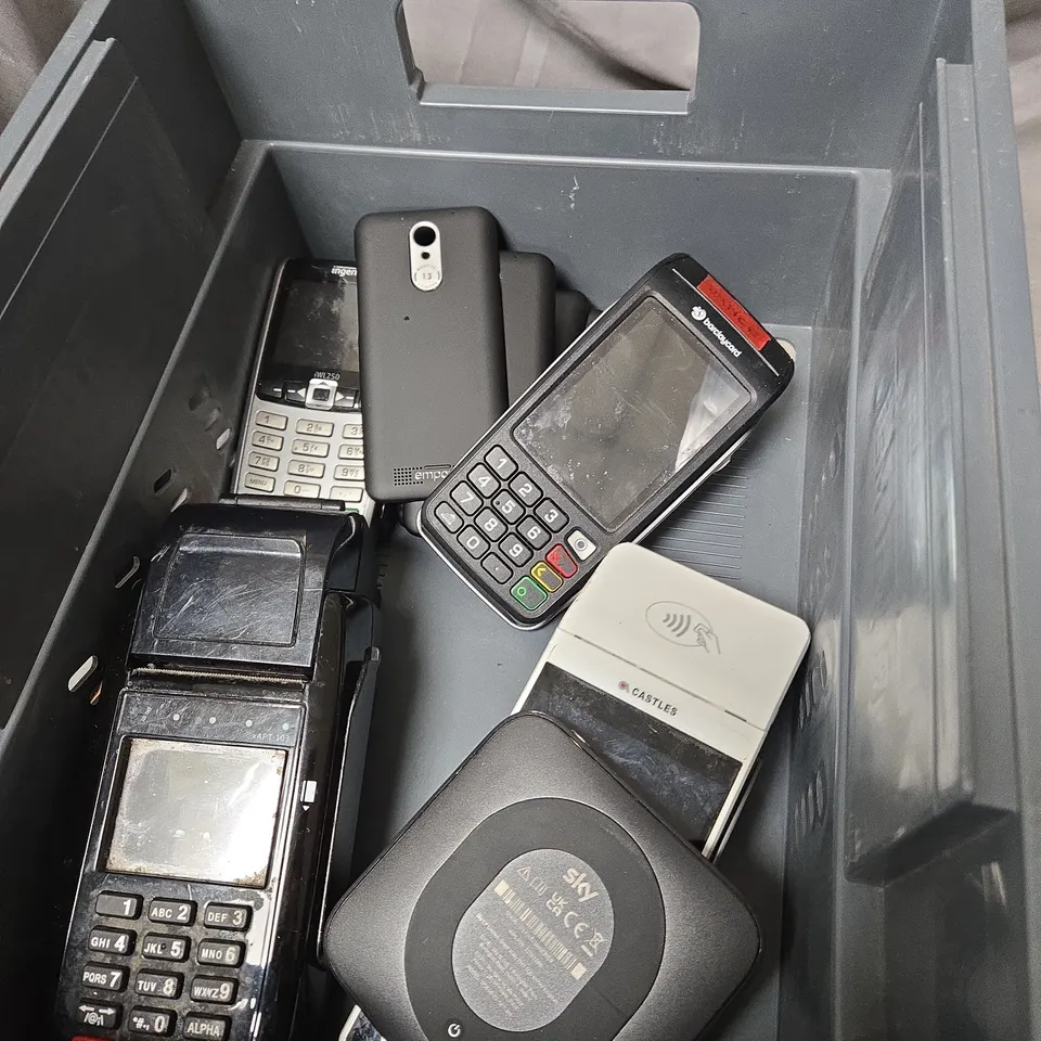 APPROXIMATELY 10 ASSORTED ITEMS INCLUDING PLUME PLUG IN AND SPARE MOBLIE PHONE BACKS 