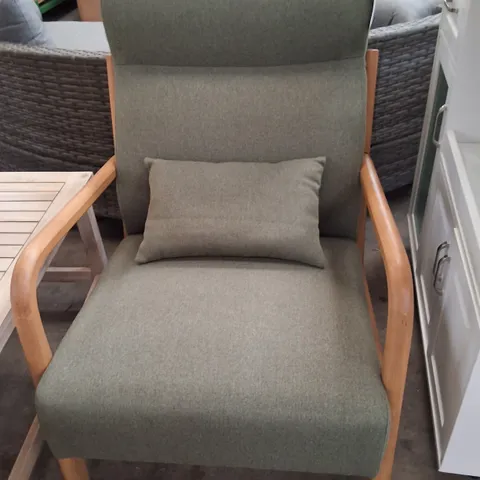 66CM WIDE MID CENTURY SOLID WOODFRAME UPHOLSTERED ARMCHAIR WITH LUMBER SUPPORT PILLOW