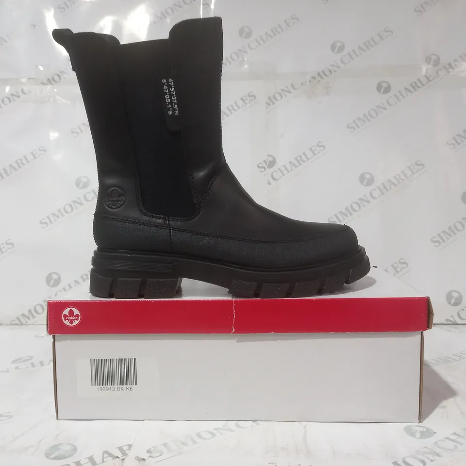 BOXED PAIR OF RIEKER CHELSEA BOOTS IN BLACK SIZE 6