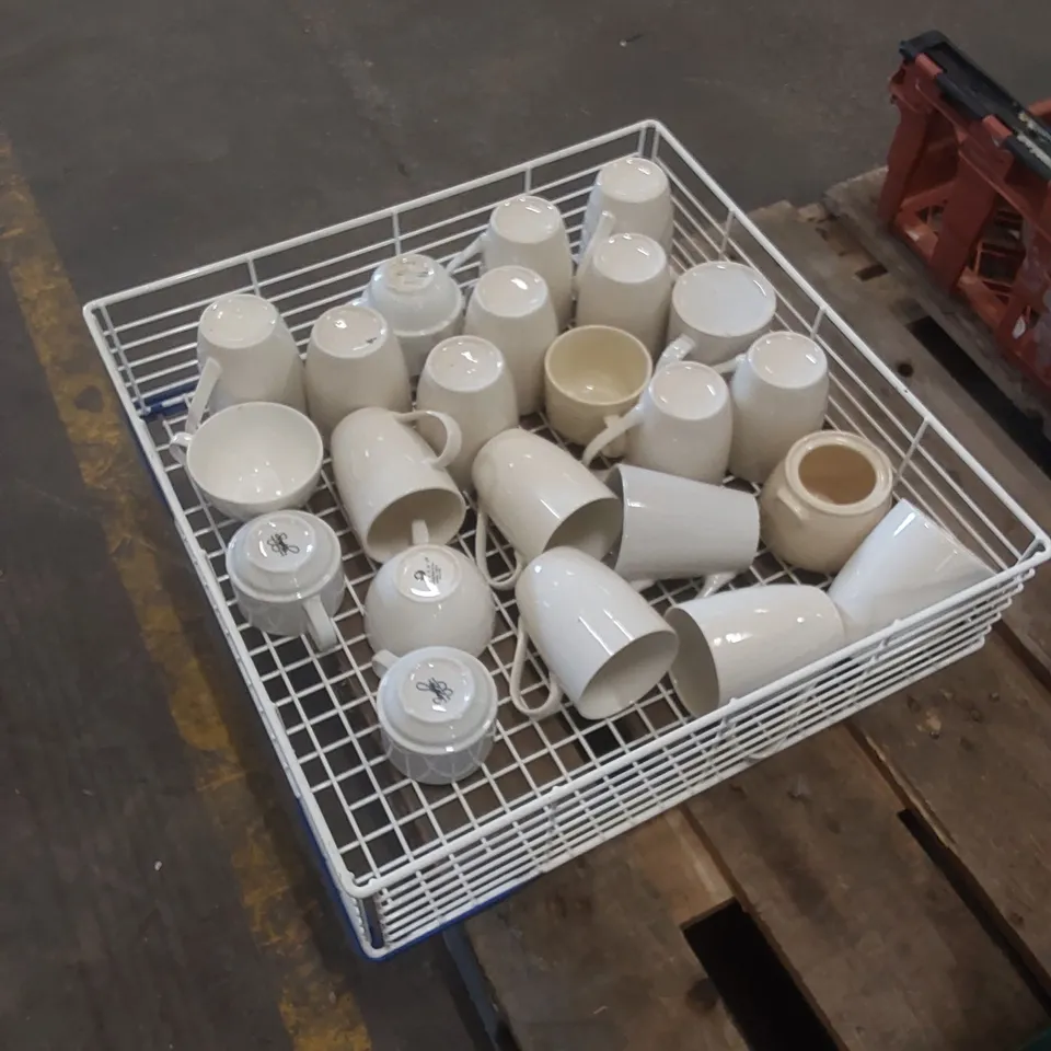 TOTE TO CONTAIN RESTAURANT MUGS
