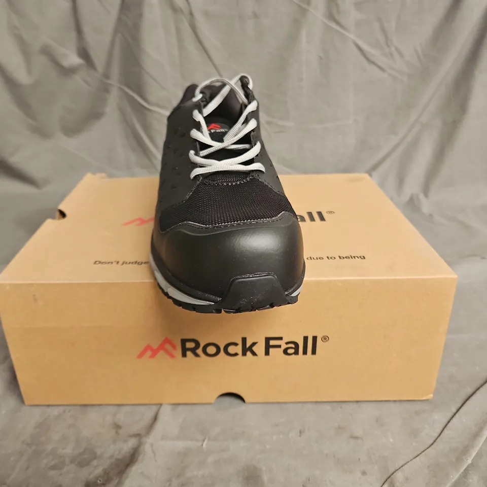 BOXED PAIR OF ROCKFALL FLY SAFETY TRAINER IN BLACK SIZE UK 9