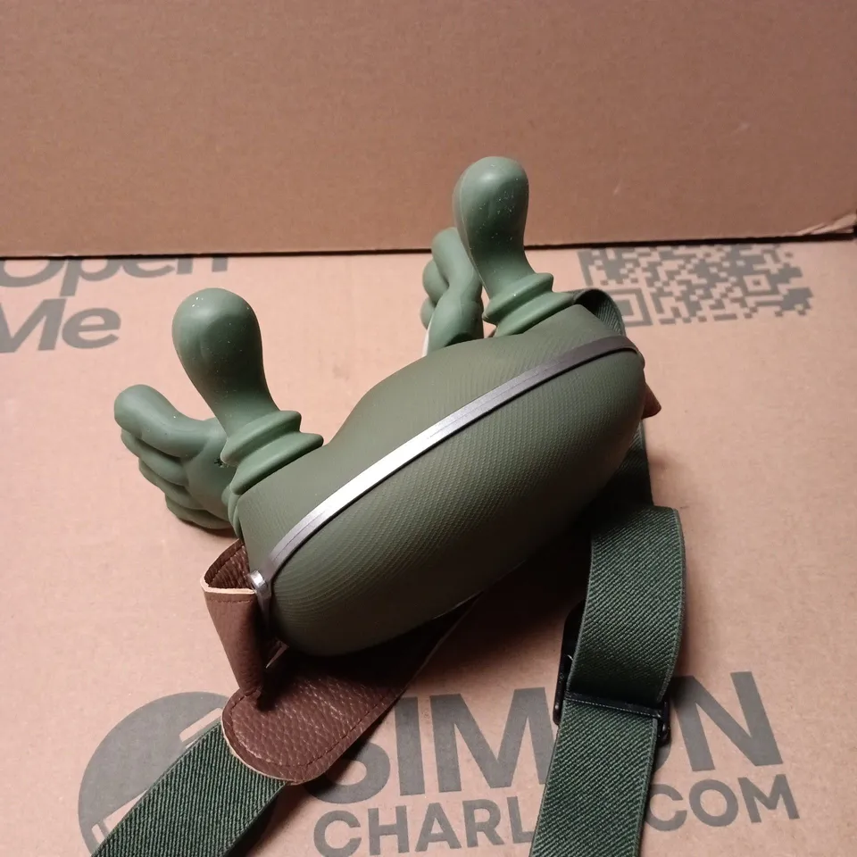 BOXED SO SHOULDER AND NECK MASSAGER