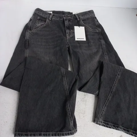 BERSHKA BAREL LOW WAIST JEANS IN BLACK - EUR 34