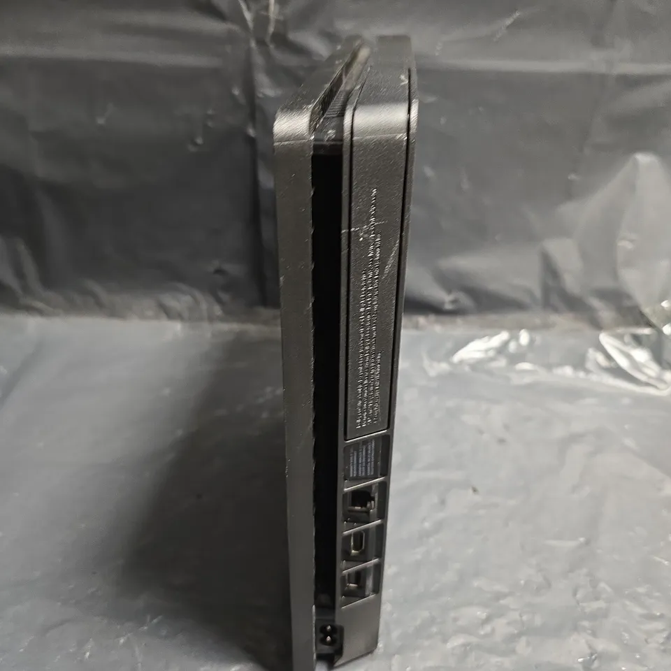 PLAYSTATION 4 SLIM CONSOLE – BLACK