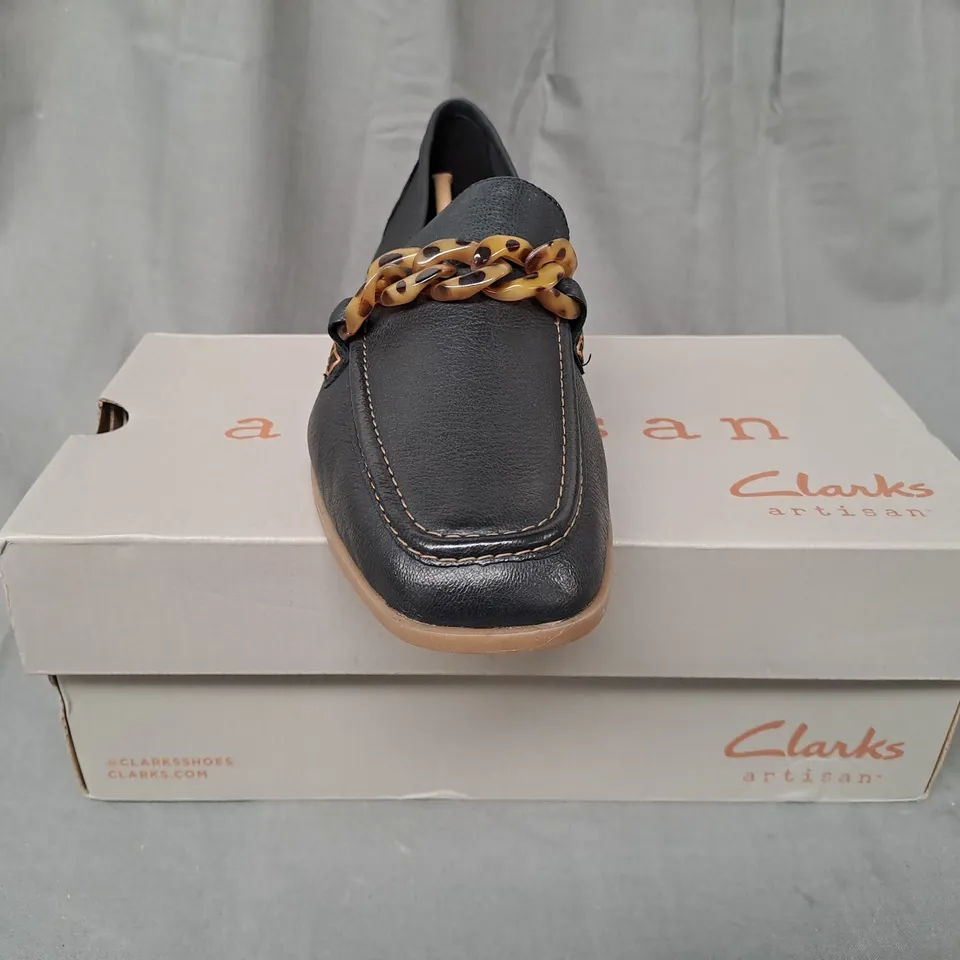 BOXED PAIR OF CLARKS ARTISAN SLIP-ON SHOES IN BLACK UK SIZE 6
