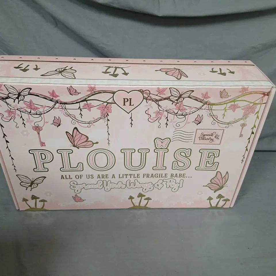 PLOUISE ALL OF US ARE A LITTLE FRAGILE BABE SPREAD YOUR WINGS AND FLY SEALED GIFT SET