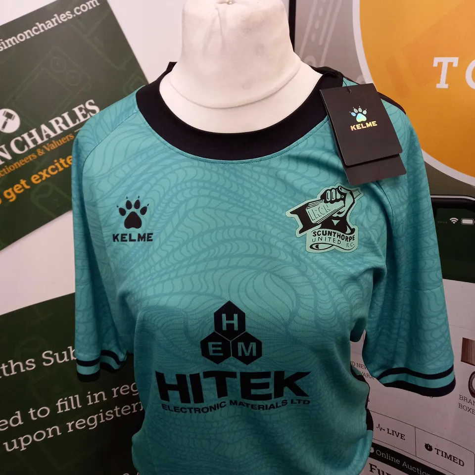 SCUNTHORPE UNITED FC 3RD SHIRT SIZE M