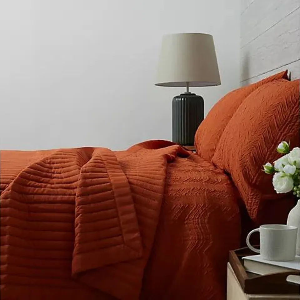 COZEE HOME CHANNEL STITCH SUMMER WEIGHT BEDSPREAD SIZE RUST 250X260CM