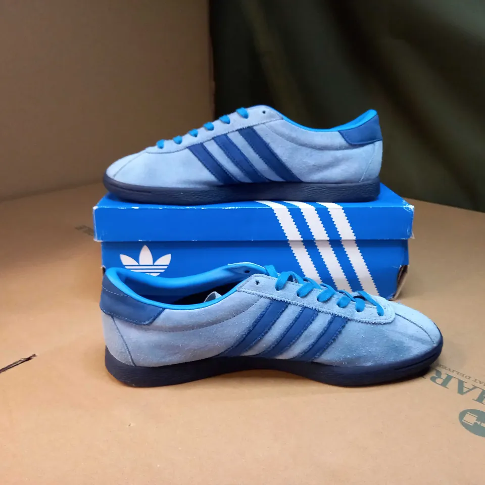 BOXED PAIR OF ADIDAS TAHITI BLUE TRAINERS SIZE 9.5