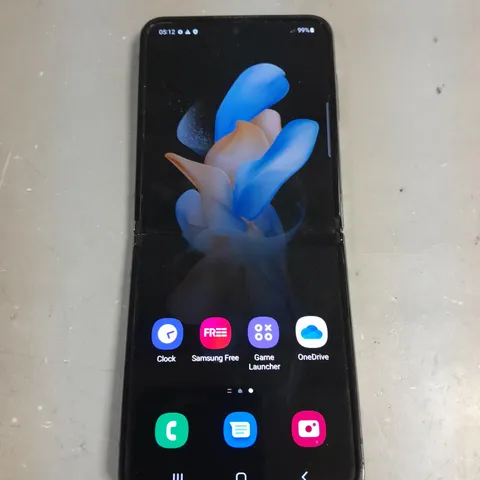 SAMSUNG GALAXY Z FLIP4 SMARTPHONE