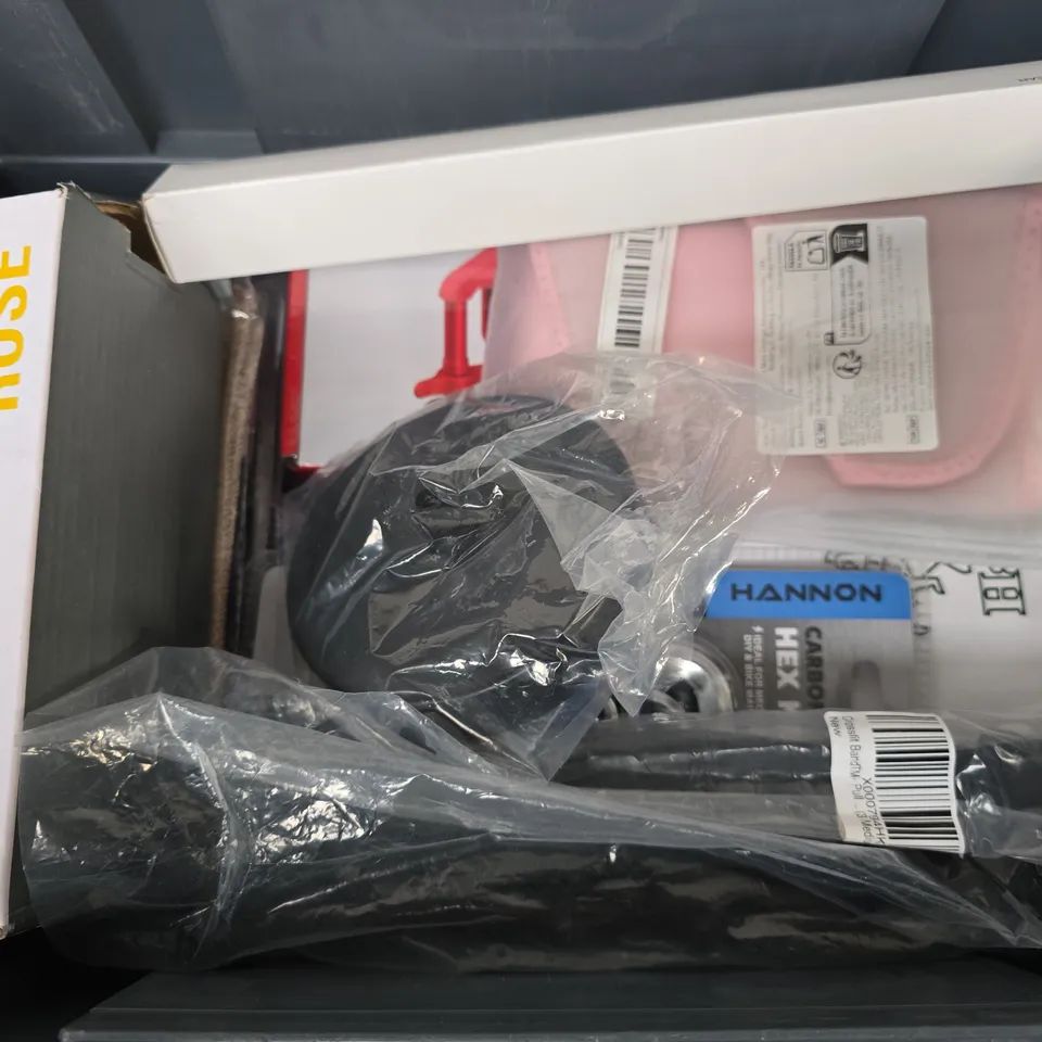 APPROXIMATELY 12 ASSORTED HOUSEHOLD ITEMS TO INCLUDE STICK WALL TILES, HEX KEY SET, CROSSFIT BAND, ETC