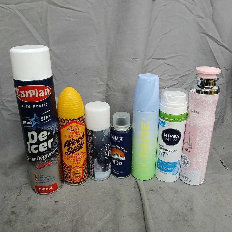APPROXIMATELY 15 ASSORTED AEROSOLS TO INCLUDE NIVEA SHAVING GEL, CARPLAN DE-ICER, SNOW SPRAY, ETC - COLLECTION ONLY