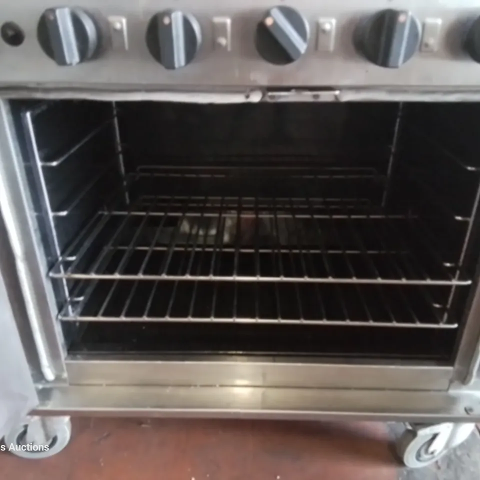 LINCAT 6 BURNER GAS RANGE Model LMR9N