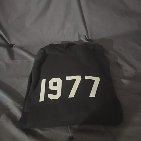 ESSENTIALS FEAR OF GOD HOODIE SIZE MEDIUM