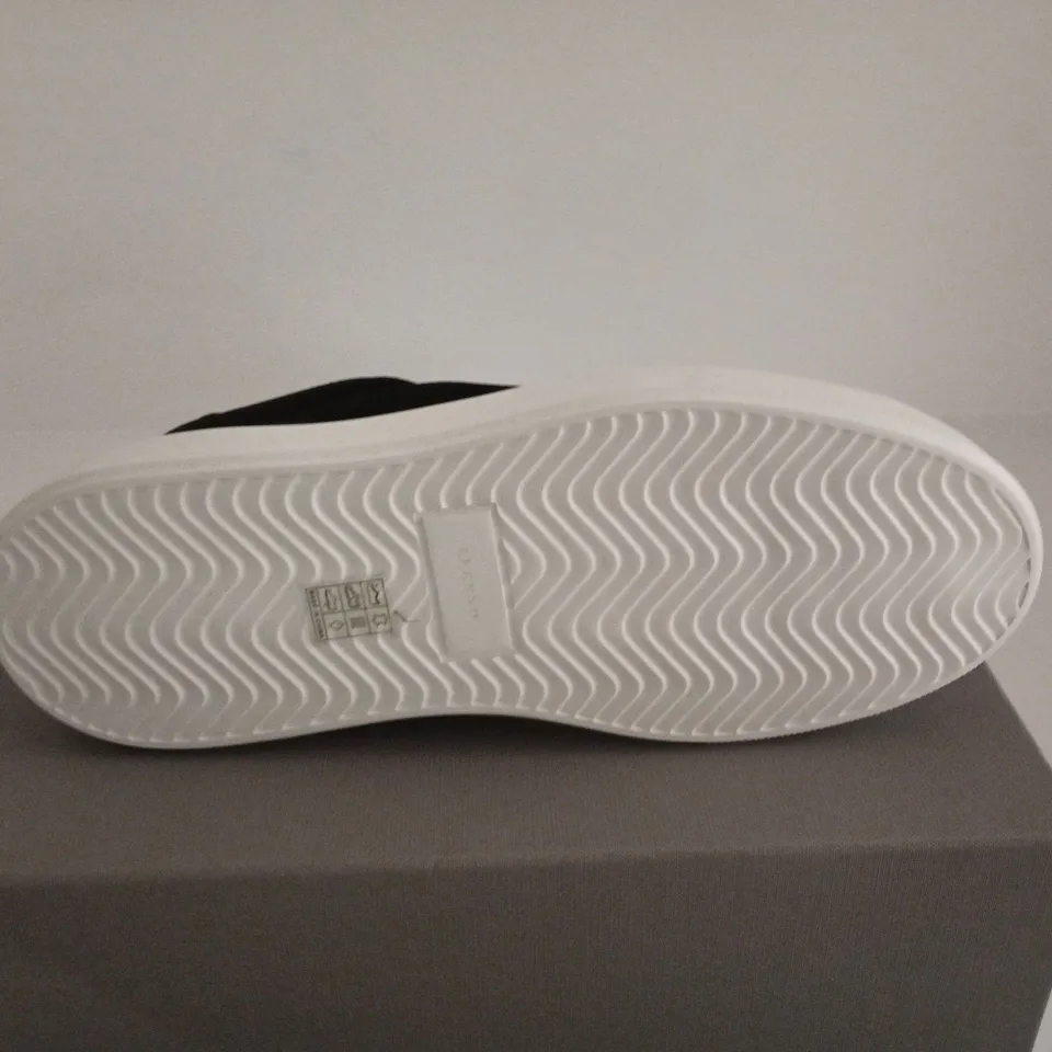 LEGEND BLACK TRAINERS UK 9 BOXED