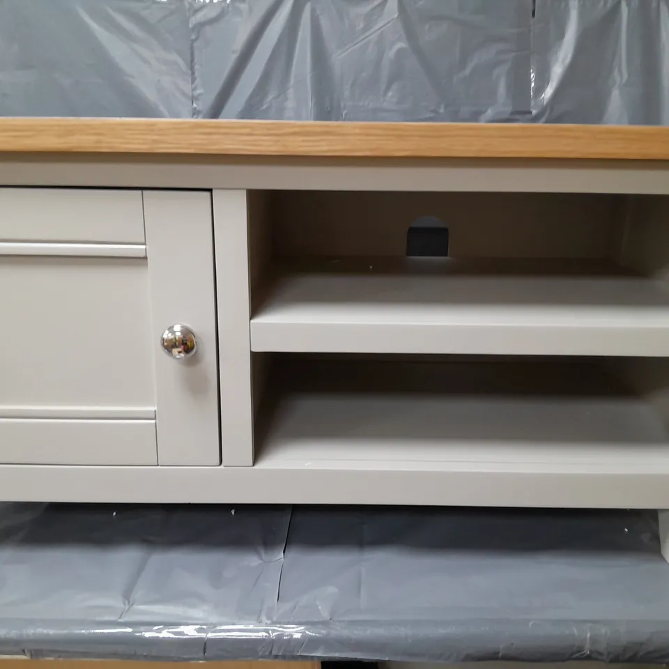 MALONE READY ASSEMBLED TV UNIT - FITS UP TO 42 INCH TV - CONTAINS SOLID WOOD - COLLECTION ONLY