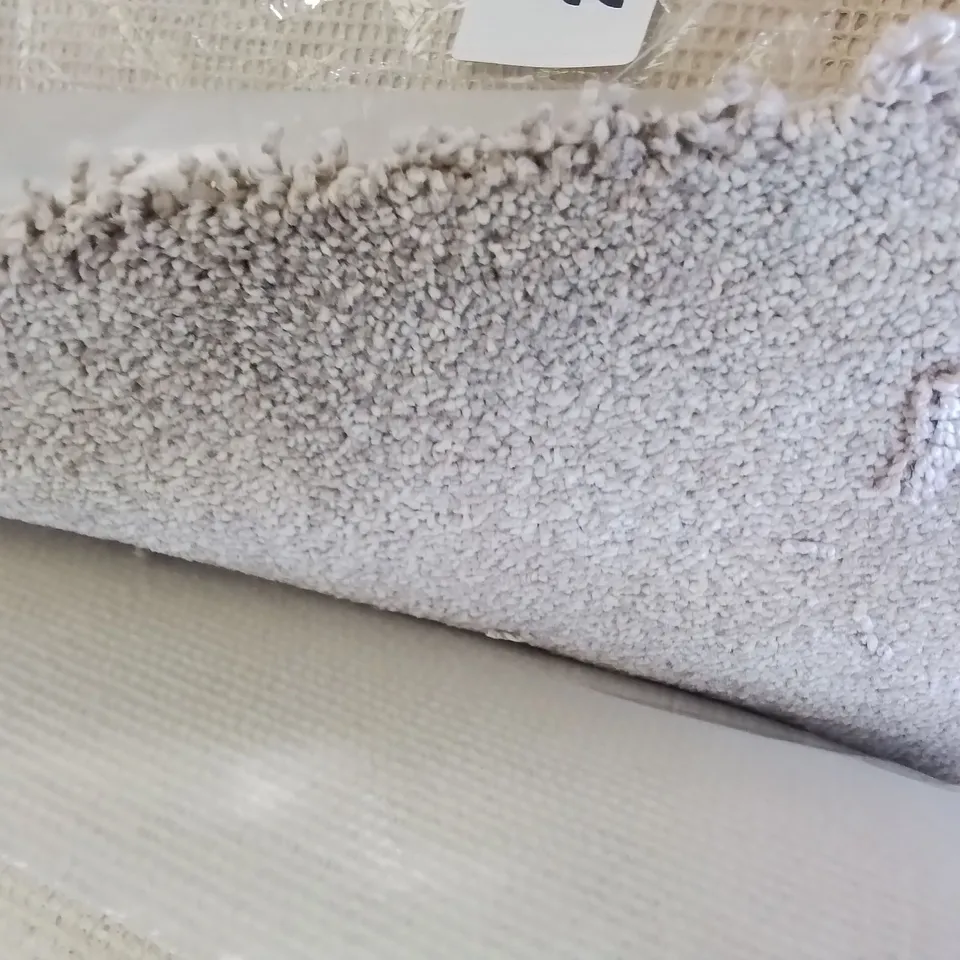 ROLL OF EC HEARTLAND BROADHEAD CARPET APPROXIMATELY 3.5X4M 