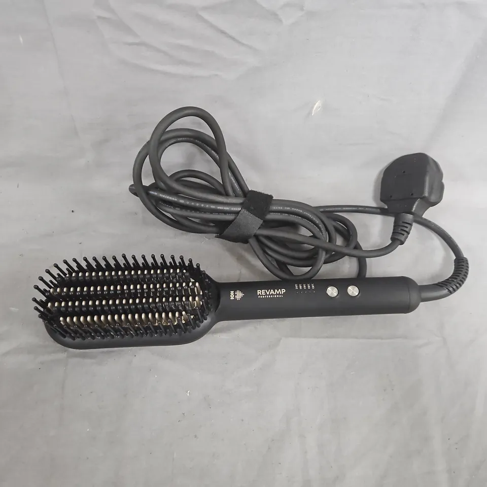 REVAMP PROGLOSS DEEPFORM CERAMIC STRAIGHTENING BRUSH – UNBOXED
