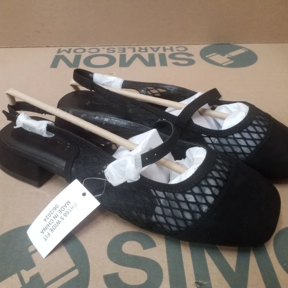 BOX CONTAINING APPROXIMATELY 9 PAIRS OF BRAND NEW SIMPLY BE BLACK JUPITER WIDE MESH SLINGBACK FLATS - SIZE 5