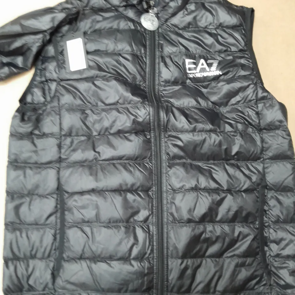 EA7 EMPORIO ARMANI CORE LD LOGO PADDED GILET IN BLACK - 3XL