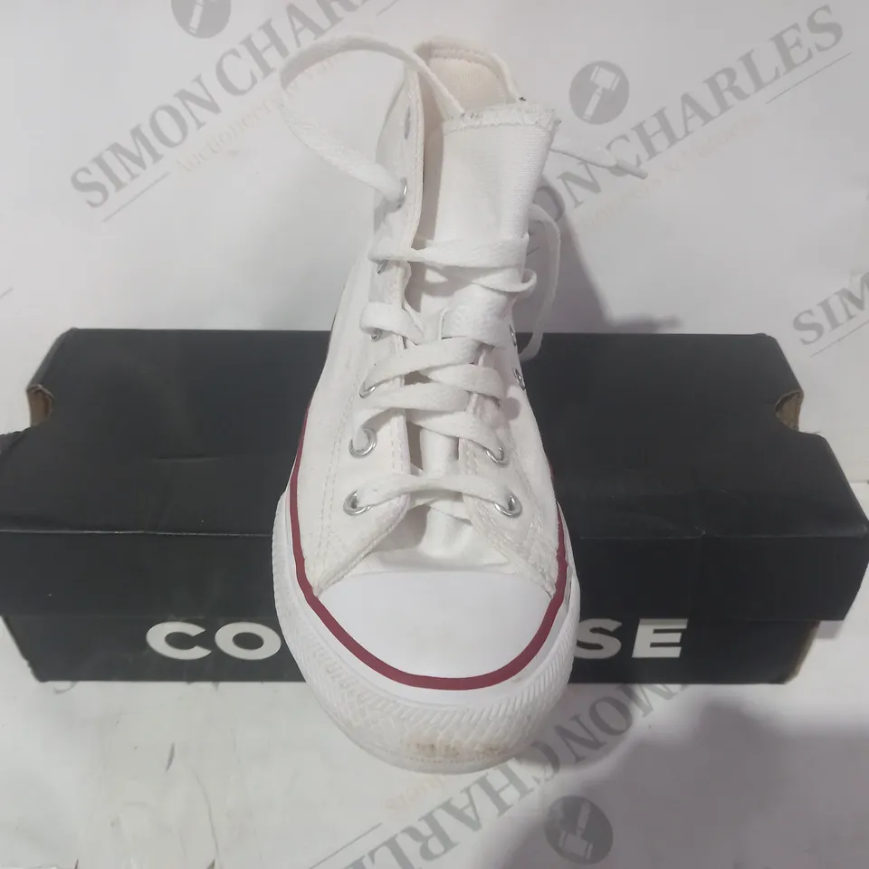 BOXED PAIR OF CONVERSE KIDS SHOES IN WHITE UK SIZE 2