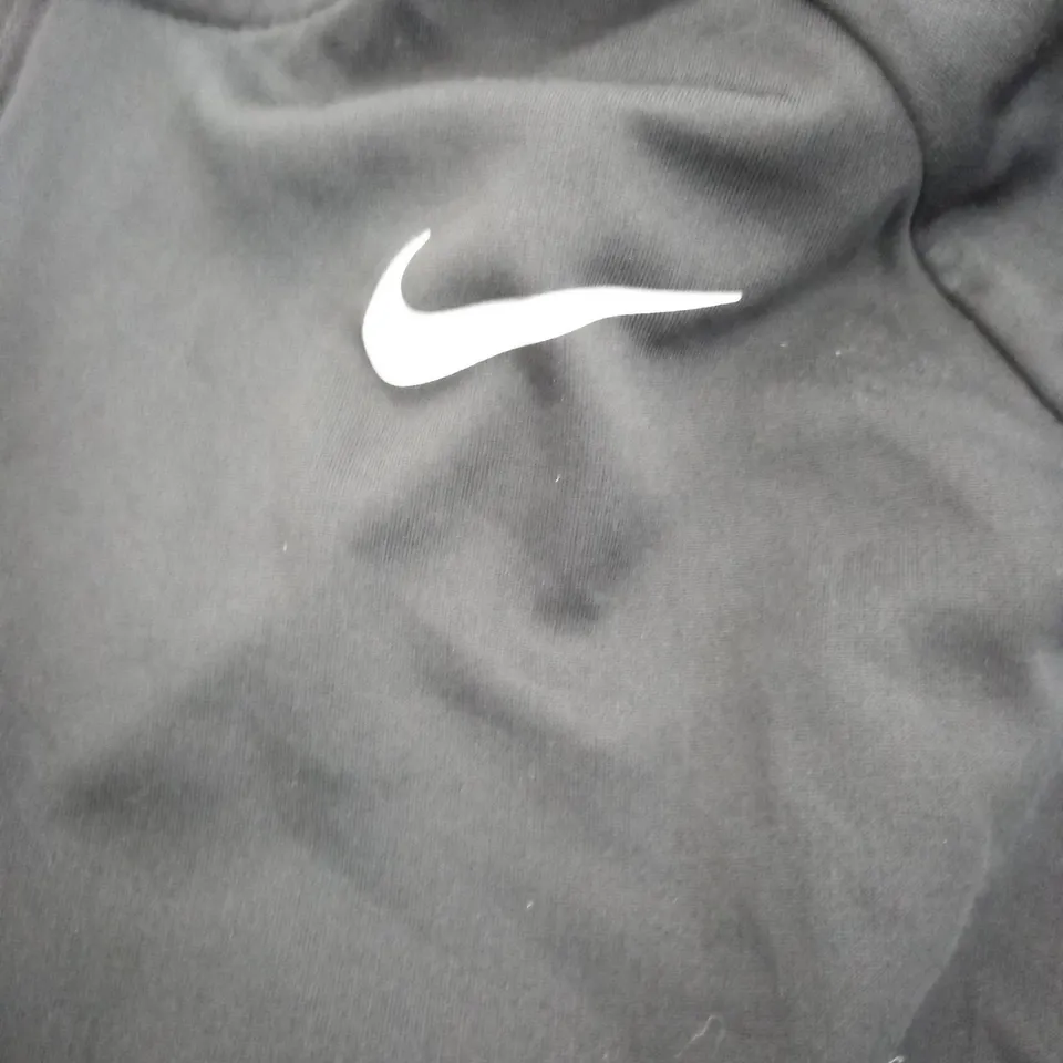 NIKE RUNNING JACKET IN BLACK - MEDIUM