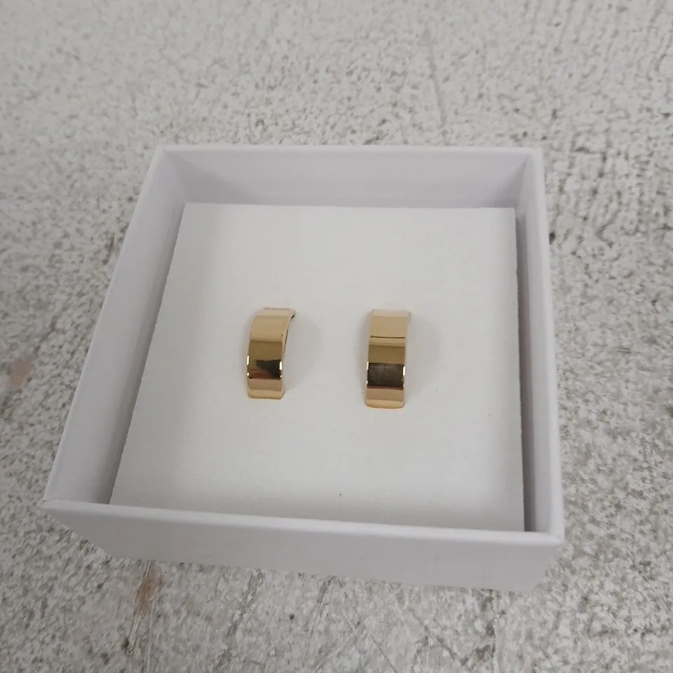 TWO YELLOW GOLD WEDDING BANDS – PLAIN, BOXED