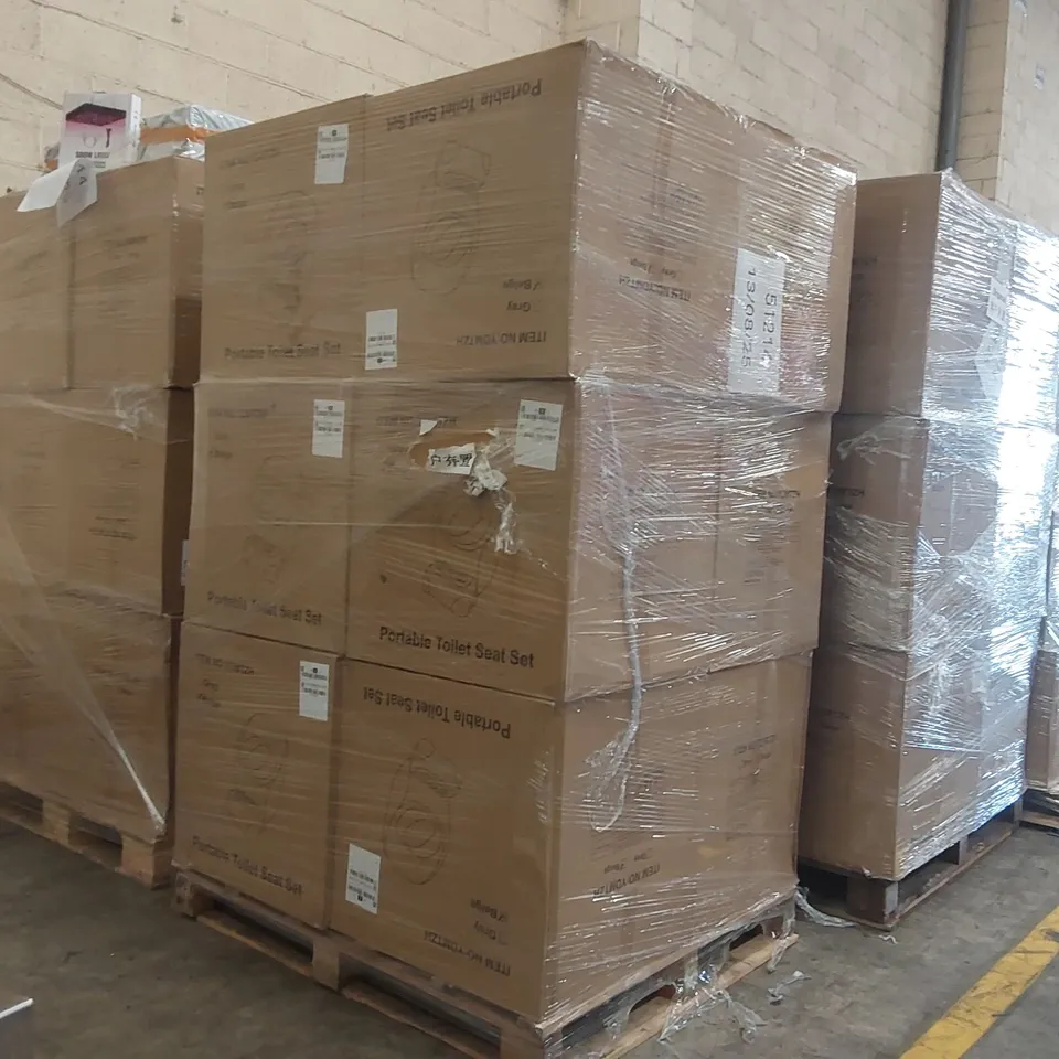 PALLET CONTAINING A LARGE QUANTITY OF PORTABLE TOILET SEAT SETS