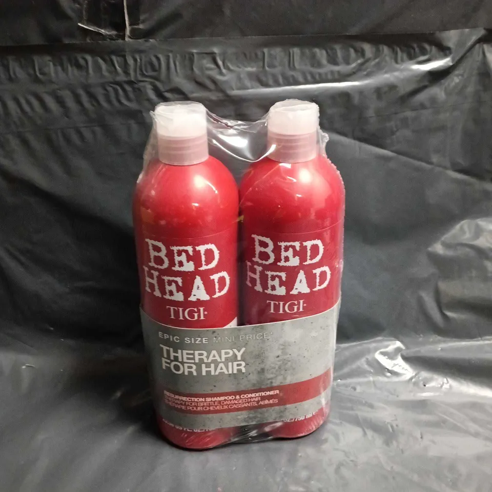 APPROXIMATELY 25 ASSORTED COSMETICS ITEMS TO INCLUDE BED HEAD SHAMPOO AND CONDITIONER, TED BAKER HANDWASH AND COSRX ALL IN ONE CREAM