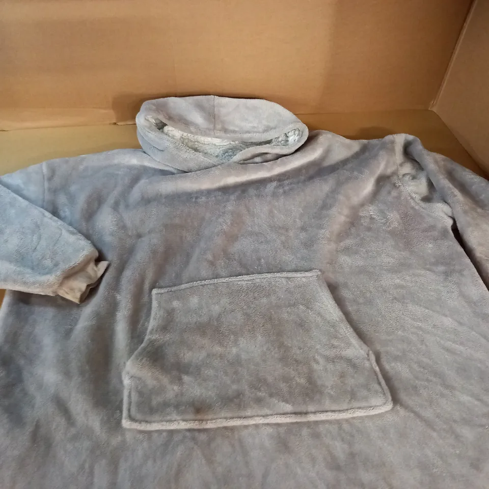 FLEECE GREY BLANKET HOODIE - SIZE UNSPECIFIED