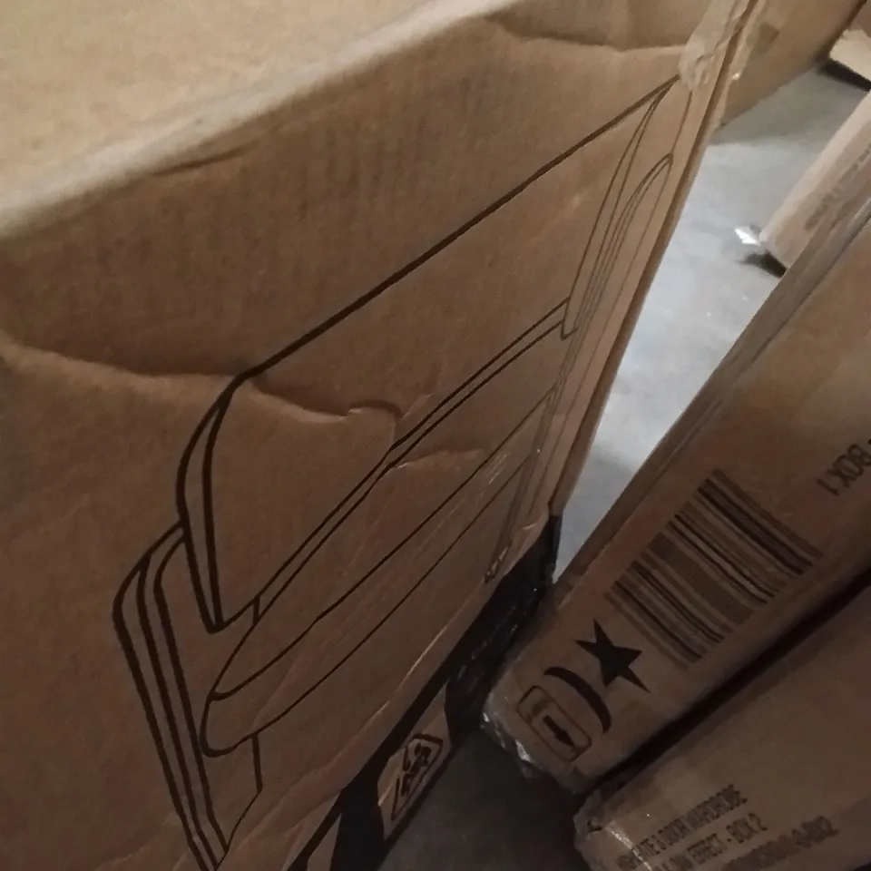 BOXED ACCENT CHAIR