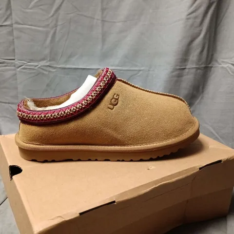 UGG WOMEN’S TAN SUEDE SLIPPERS WITH RED TRIM – BOXED - UK SIZE 6