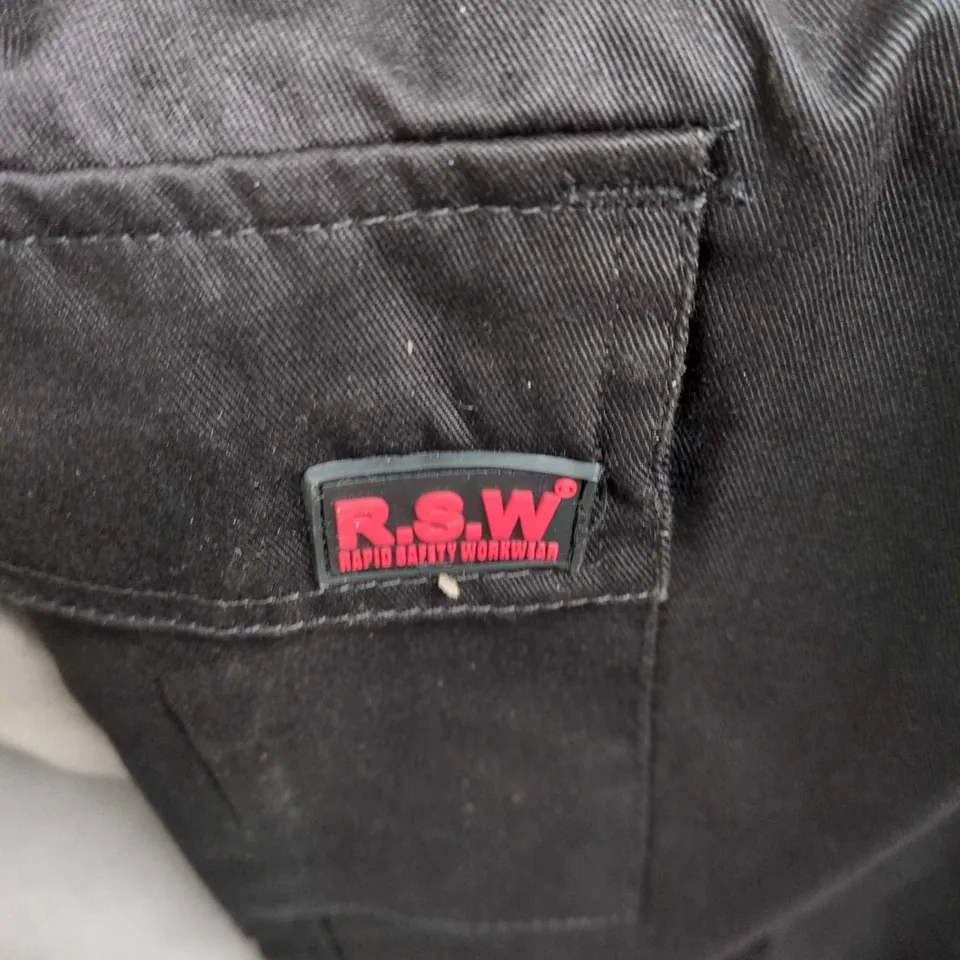 R.S.W. RAPID SAFETY WORKWEAR HOODED COVERALL – BLACK (RSW-010, WAIST 40, LENGTH 33)