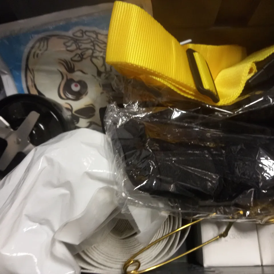 BOX OF APPROXIMATELY 9 ASSORTED ITEMS TO INCLUDE - METAL PRIME BOTTLE - PANDORA GIFT BOXES - INVOICE BOOK ETC