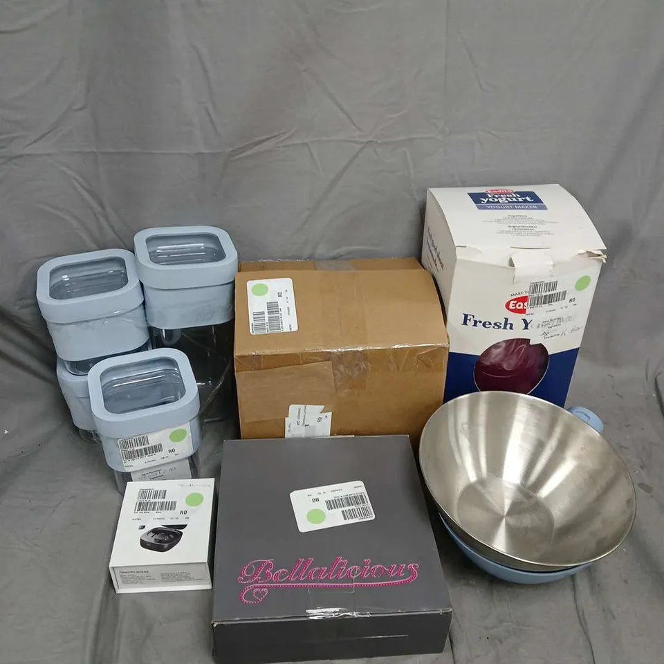 BOX OF APPROX 15 ASSORTED HOUSEHOLD ITEMS TO INCLUDE - GROOVZ EARBUDS - VANITY MIRROR - ELECTRONIC BOWL SCALE - ETC