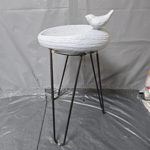 BIRDBATH ON METAL STAND