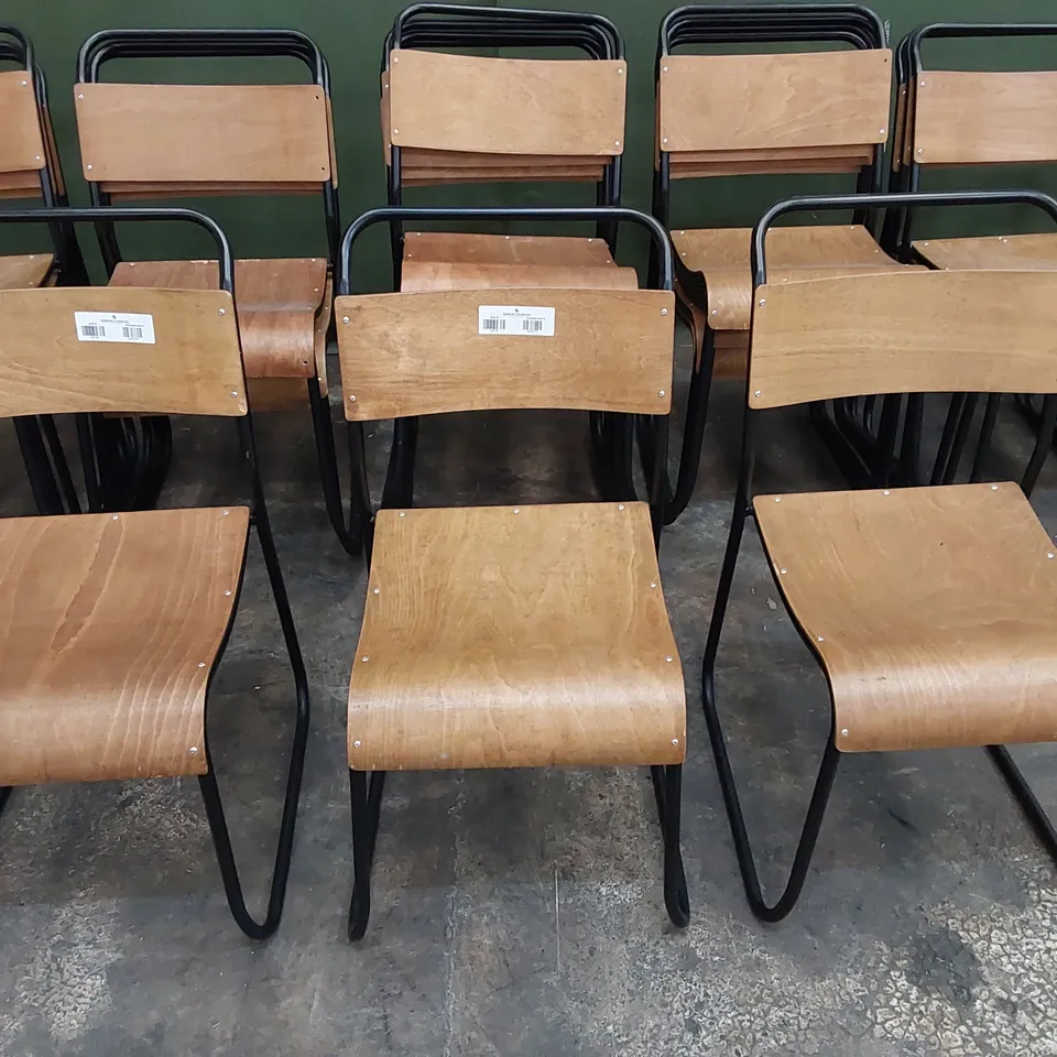 LOT OF 29X RETRO RESTAURANT DINING CHAIRS 
