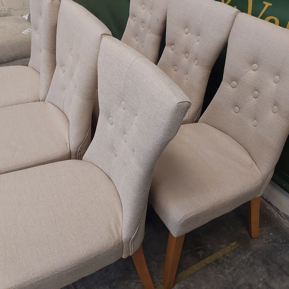 SET OF SIX UPHOLSTERED DINING CHAIRS BUTTONED BACKS BEIGE FABRIC ON NATURAL LEGS